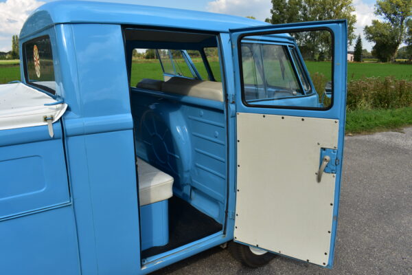 Volkswagen T1 Doka 26-16 - Image 14