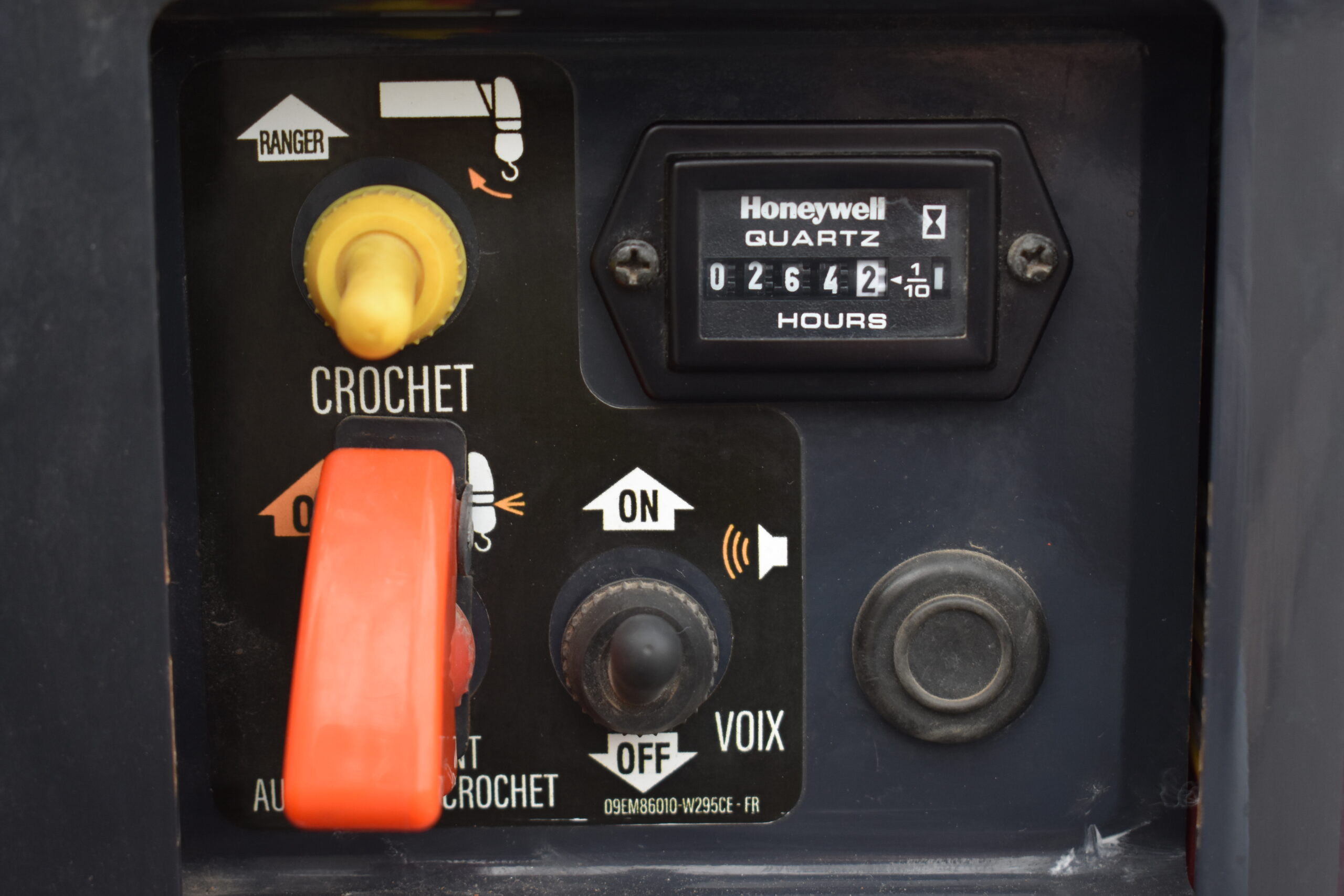 Unic URW 295 29C6016 - Imagem 24