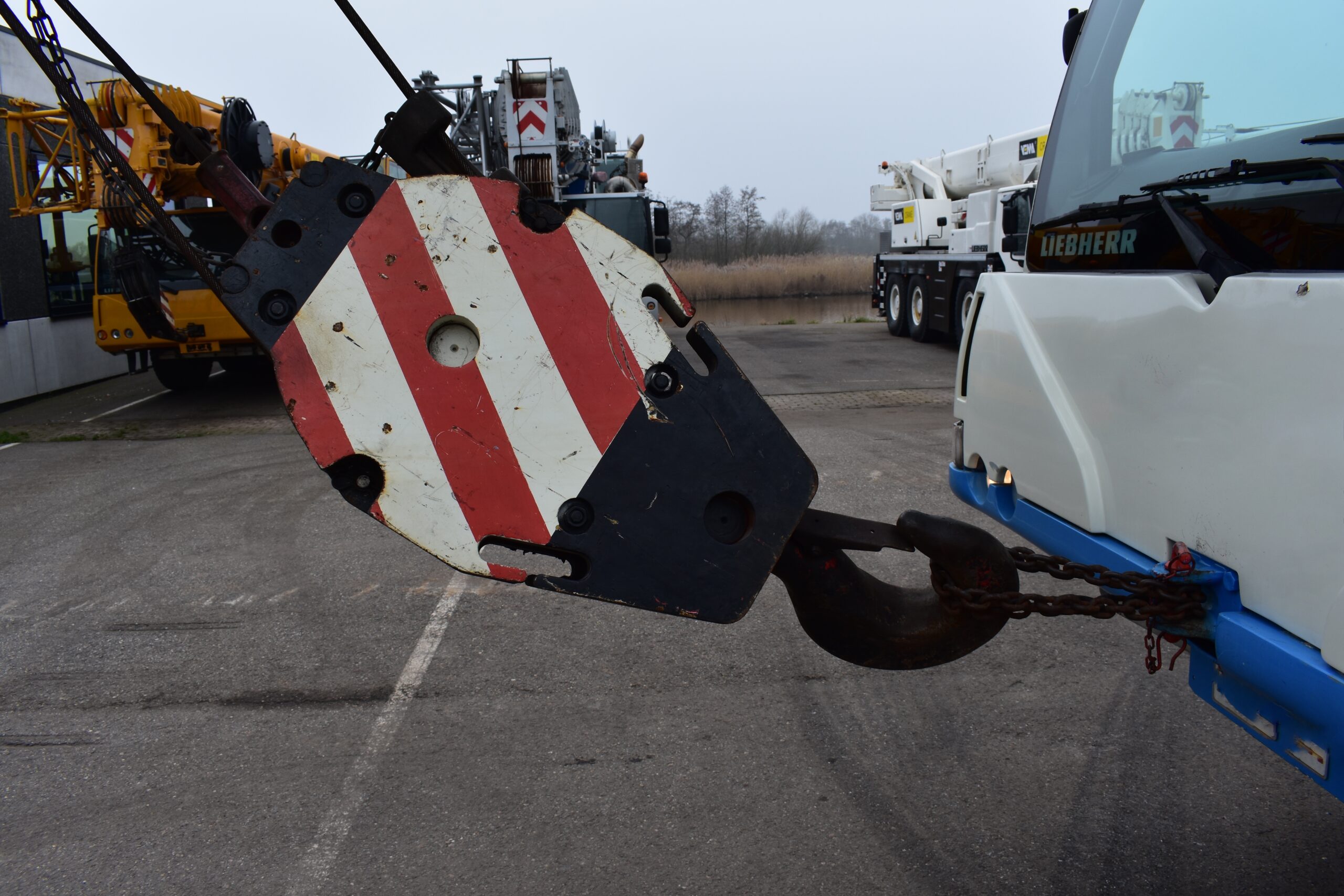 Liebherr LTM1060/2 057536 - Imagem 25