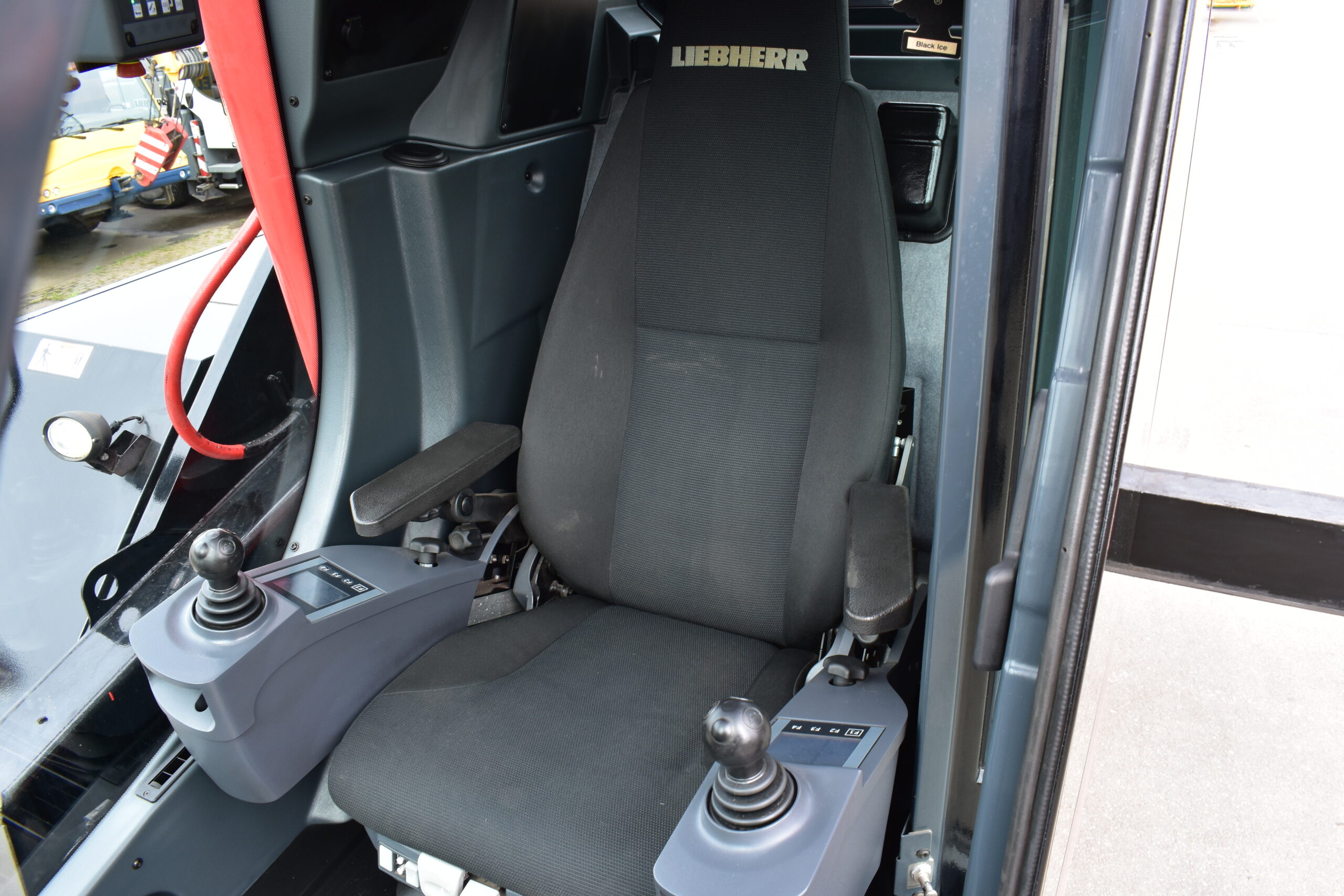 Liebherr LTM1030-2.1 080504 – Image 50